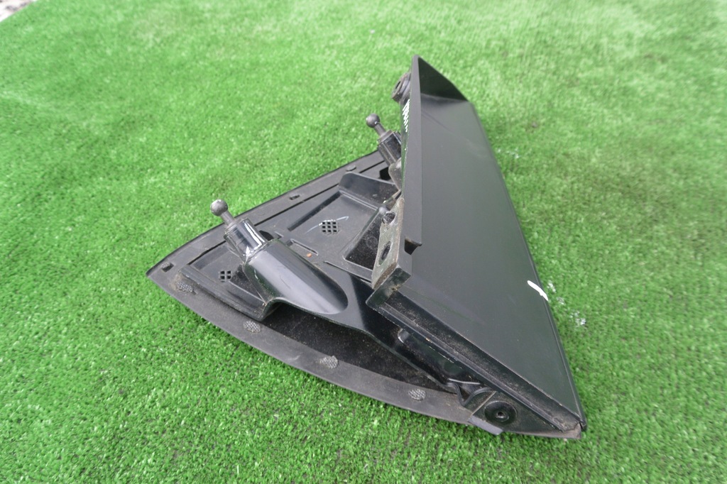 фото №8, Треугольник крыла правый chrysler pacifica 16-