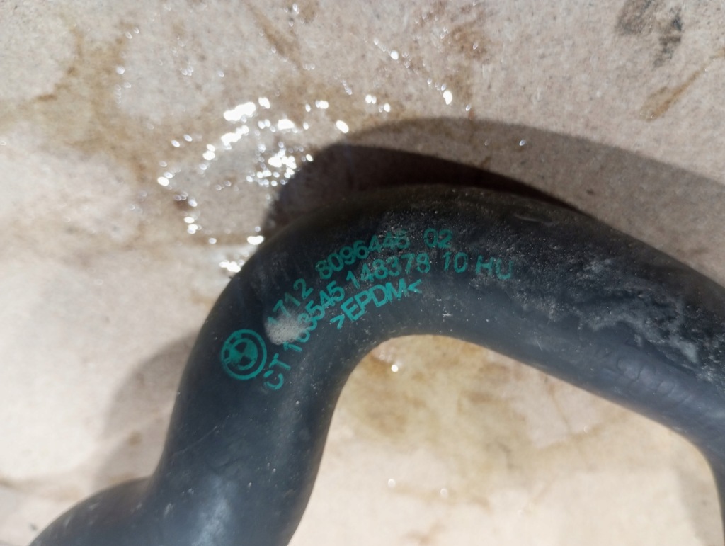 Bmw m3 g80 шланг пабтрубок  дополнительная насос воды 8096447 8096446 5a30246 Киев