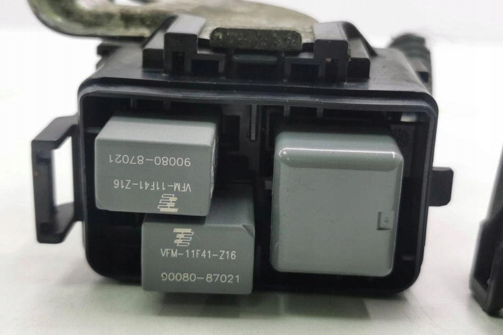 фото №8, Коробка запобіжників toyota auris _e18_ 9008087021 1.4l дизель 2015