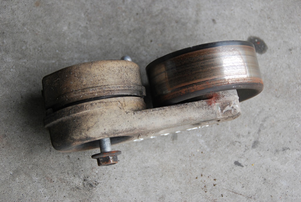 фото №2, Натягувач ремінь land rover discovery iii 2.7 td