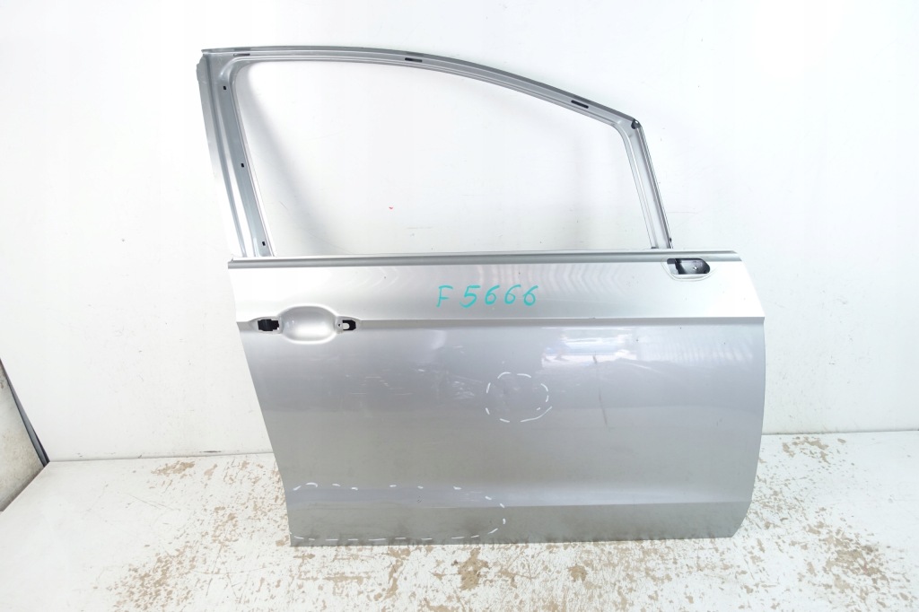 фото №1, Vw golf sportsvan 2013- дверь передние правый перед 510831312l