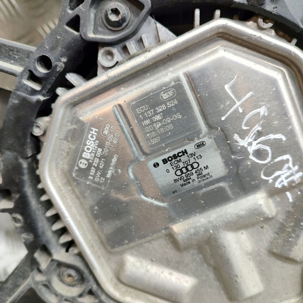 Audi e-tron 2019 накладка вентилятора радиатора с Разборки