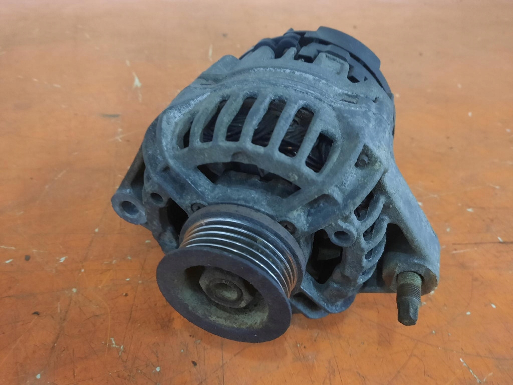 Smart fortwo 1 0.8cdi 00-07 генератор 0124225020 r6600100305 Цена