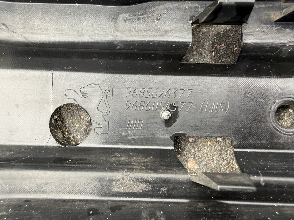 фото №8, Решётка радиатора бампера перед peugeot 3008 i 9685626377