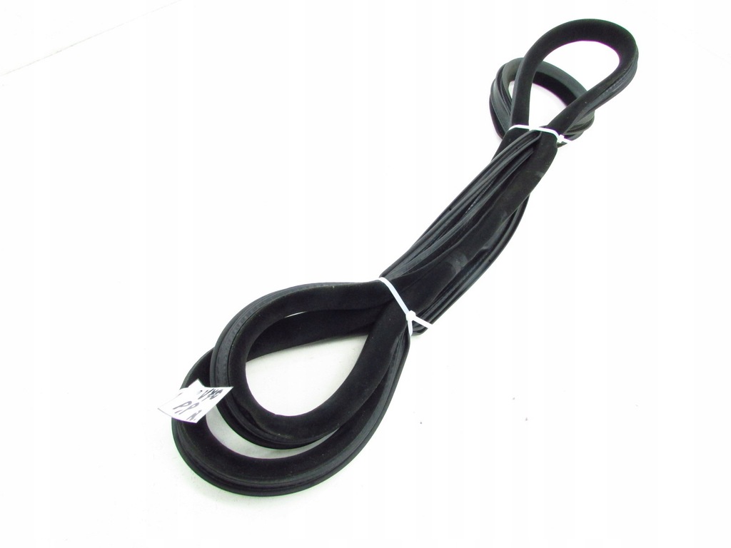 фото №7, Volvo v70 xc70 прокладка ніша двері правий перед 07-16r