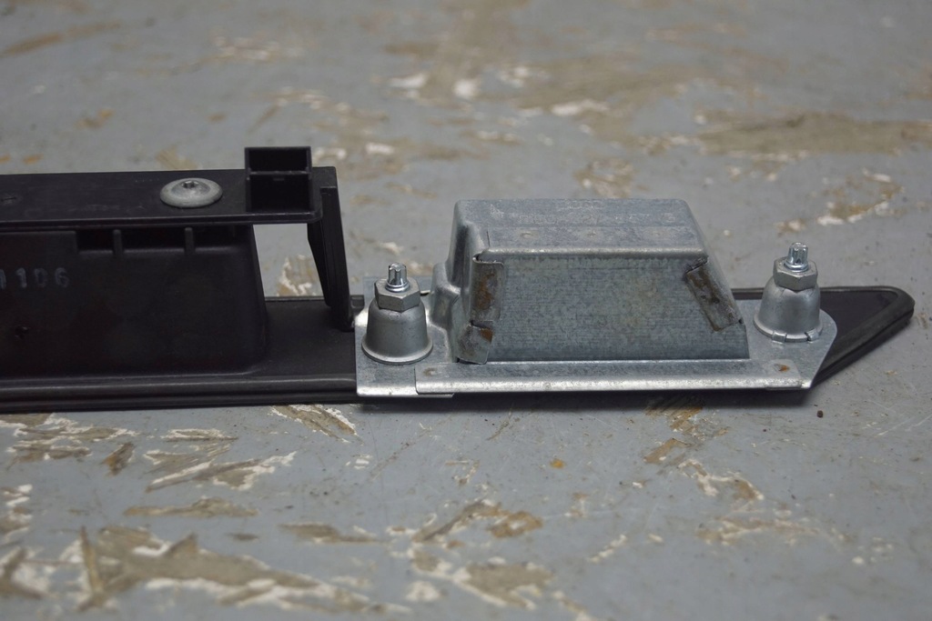 фото №10, Audi a3 8p накладка крышки задняя 8p0827574 b277