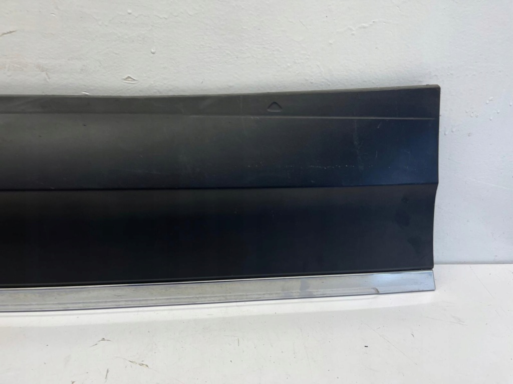 Молдинг дверь правая задняя vw tiguan ii 5na854950 Недорого