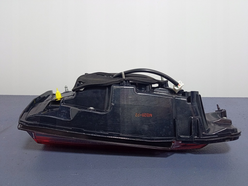 Lexus nx300h рестайлинг  фара задний  правый  w крышке  led европа Доставка