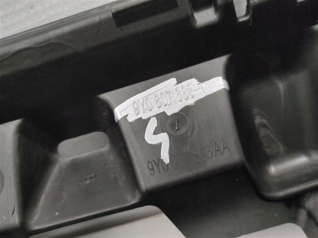 Решітка w бампер porsche cayenne 3 9y 9y0807683t Київ