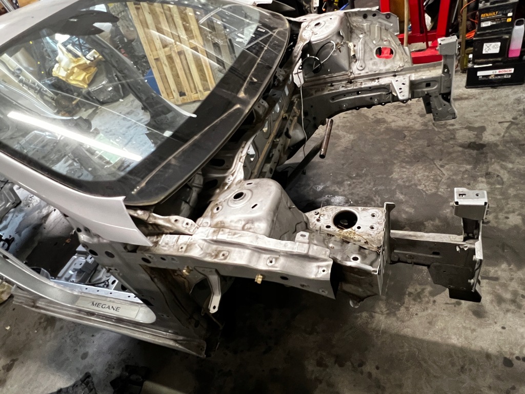 фото №1, Четверть правый перед блок двигателя порог подкрылок правая renault megane iv hb ted69