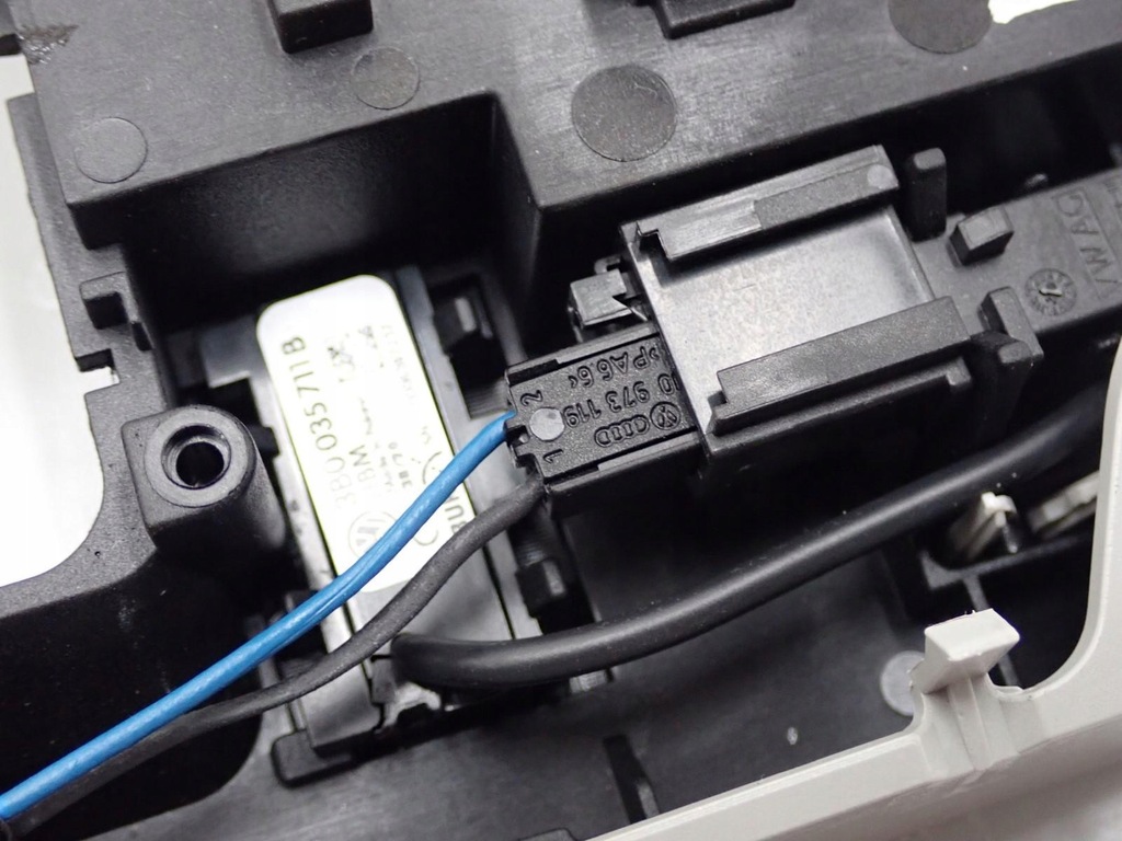 фото №10, Лампа салону кабіни оригінал 3b0035711b seat ibiza v 6f 20r