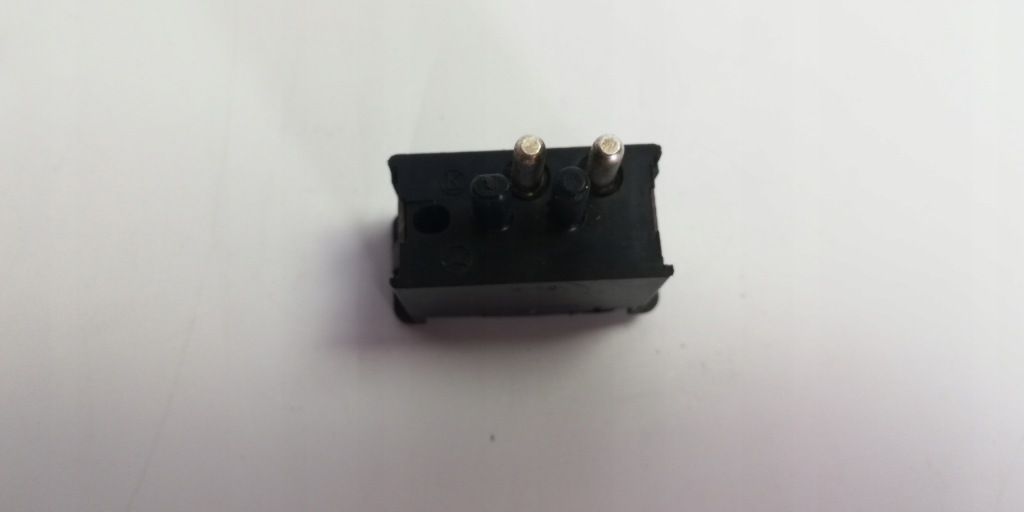 фото №1, Вимикач підігрів скло задня mercedes w126 w123