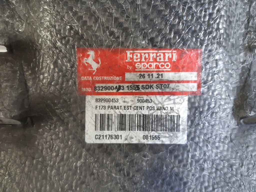 фото №7, Ferrari sf90 f173 накладка замка карбон