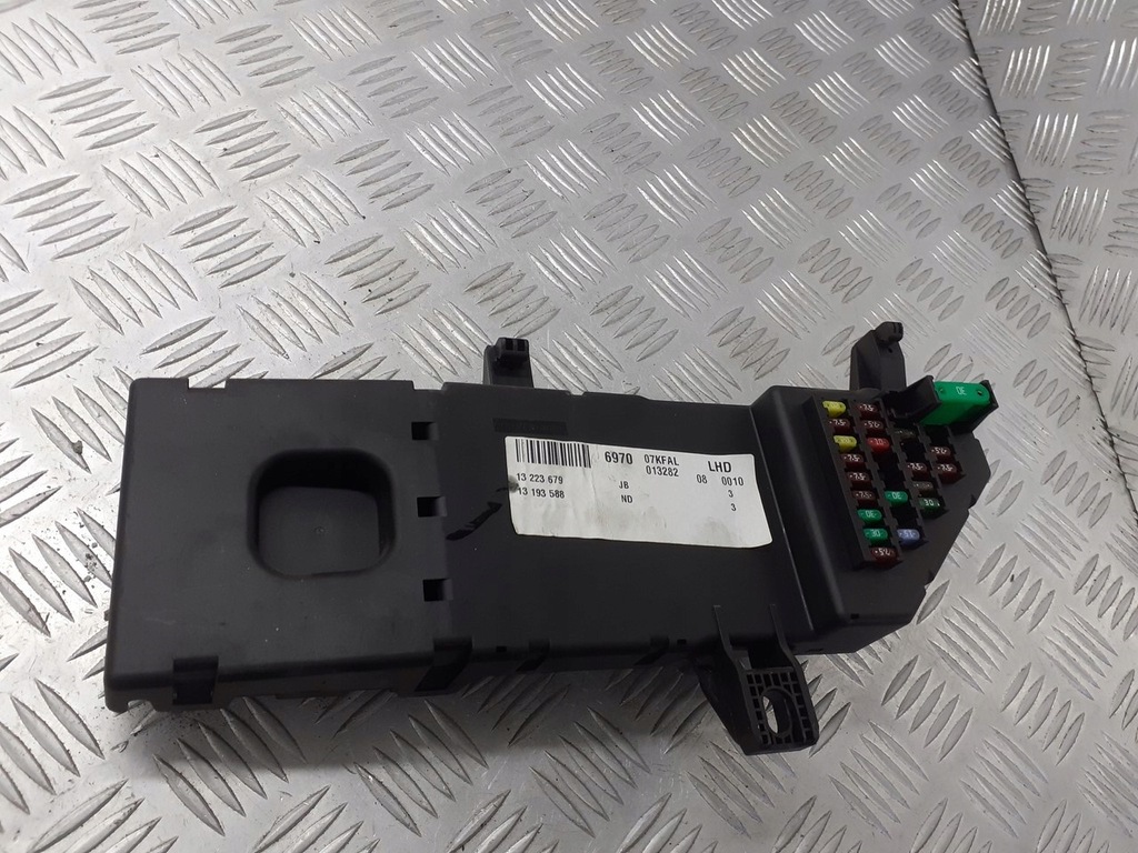 фото №1, Коробка запобіжників opel vectra c 1.8 13192588