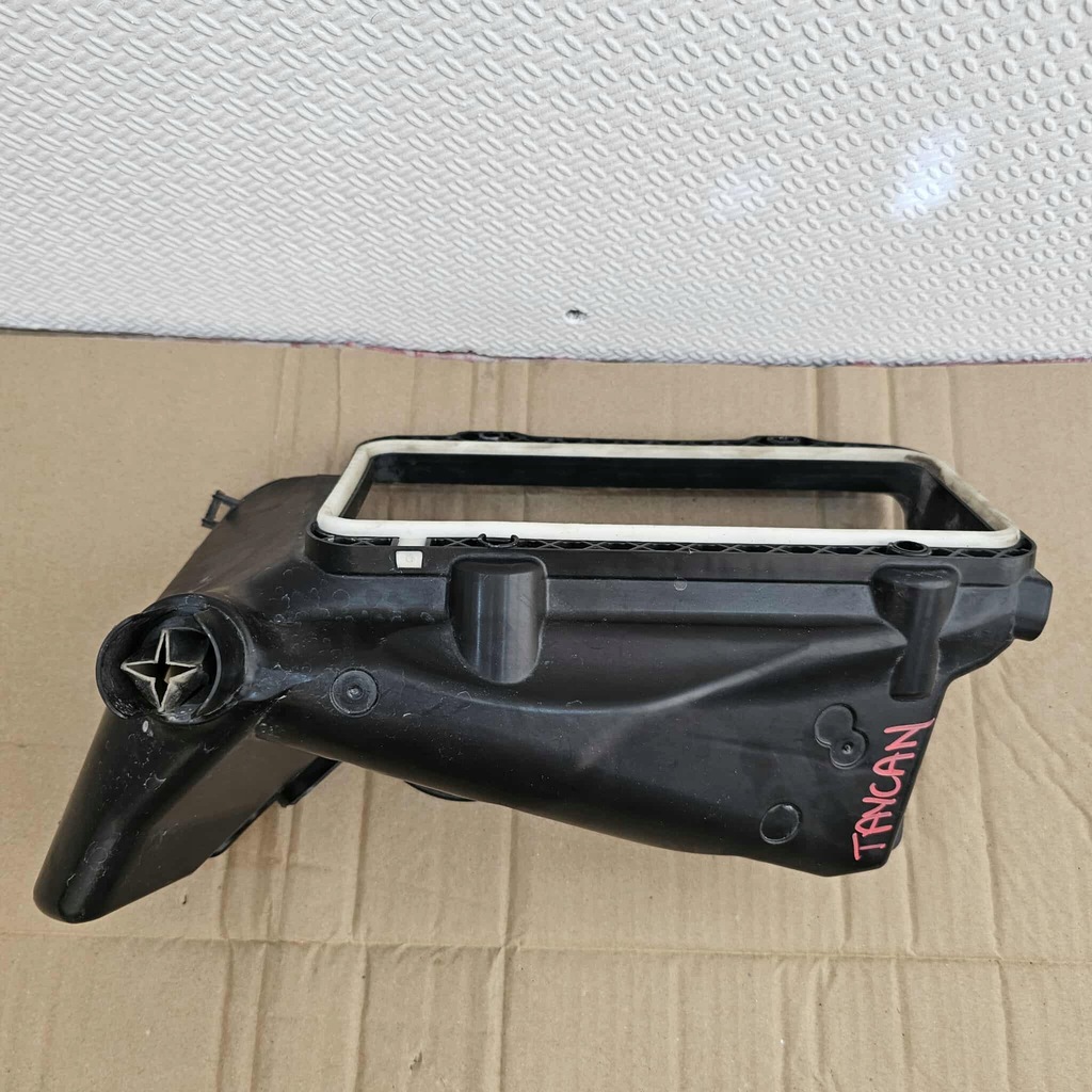 фото №6, Audi gt e-tron taycan 9j1 корпус впуск ловушка воздуха