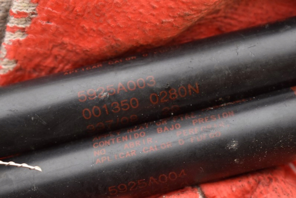 фото №9, Привод амортизаторы крышки 5925a004 5925a003 mitsubishi lancer 8 viii sedan