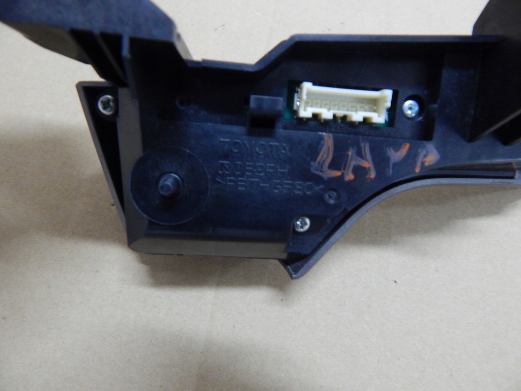 фото №5, Toyota land cruiser j150 - перемикач керма