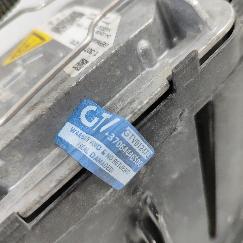 фото №10, Volvo v50 2009 права сторона лампа передня