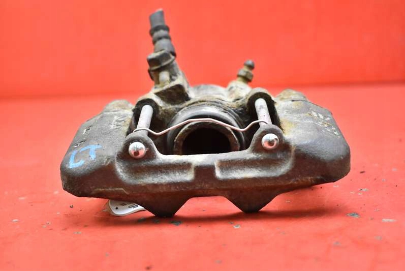 фото №4, Супорт гальмівний лівий задня toyota corolla verso 1 i 2.0 d-4d 90 km 01-06