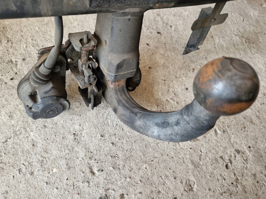 фото №10, Hak буксировочный жгут ключ audi a4 b7 kombi 2.0 tdi 8e0800491d