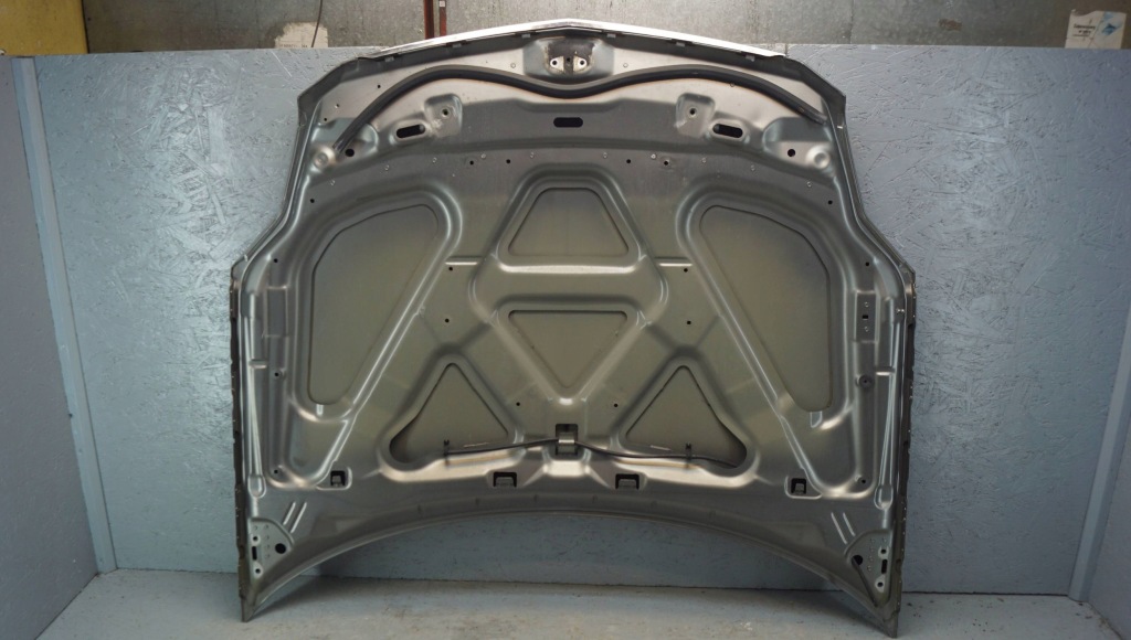 Капот крышка двигателя cadillac bls pdm m564 Киев