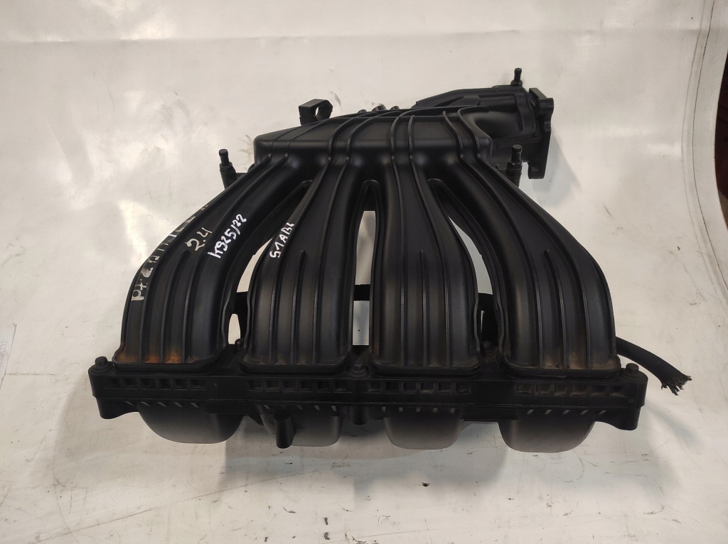 фото №1, Коллектор всасывающий впускной 2.4b pt cruiser 04777866ae