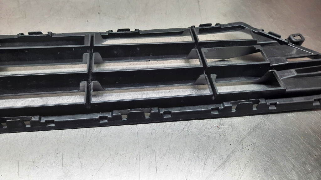 фото №13, Решітка бампера перед 31425175 volvo xc60 ii