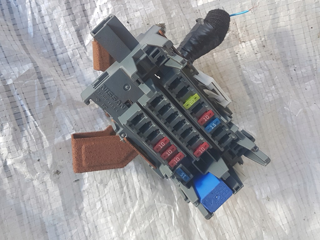 фото №1, Nissan note e12 1.5cdi коробка предохранителей