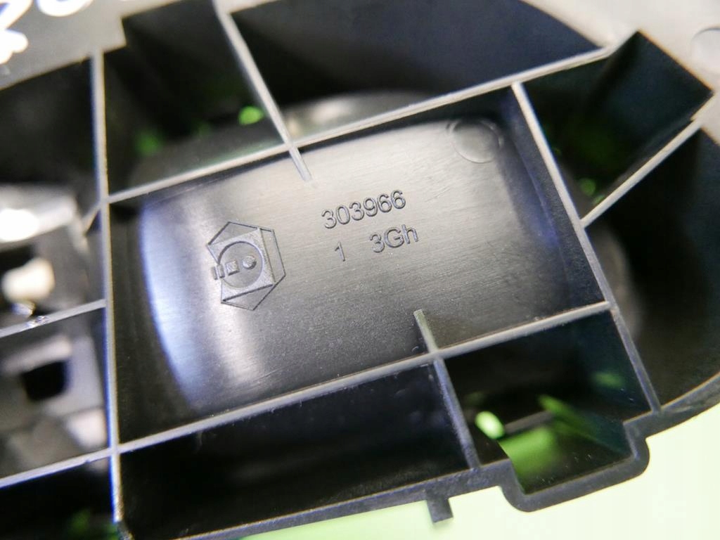 фото №7, Ручка внутрішня ліва задня peugeot 208 i phi 12-15