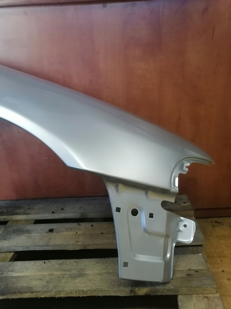 Крыло  правый  перед audi a4 b5 94-97 ly7w Киев