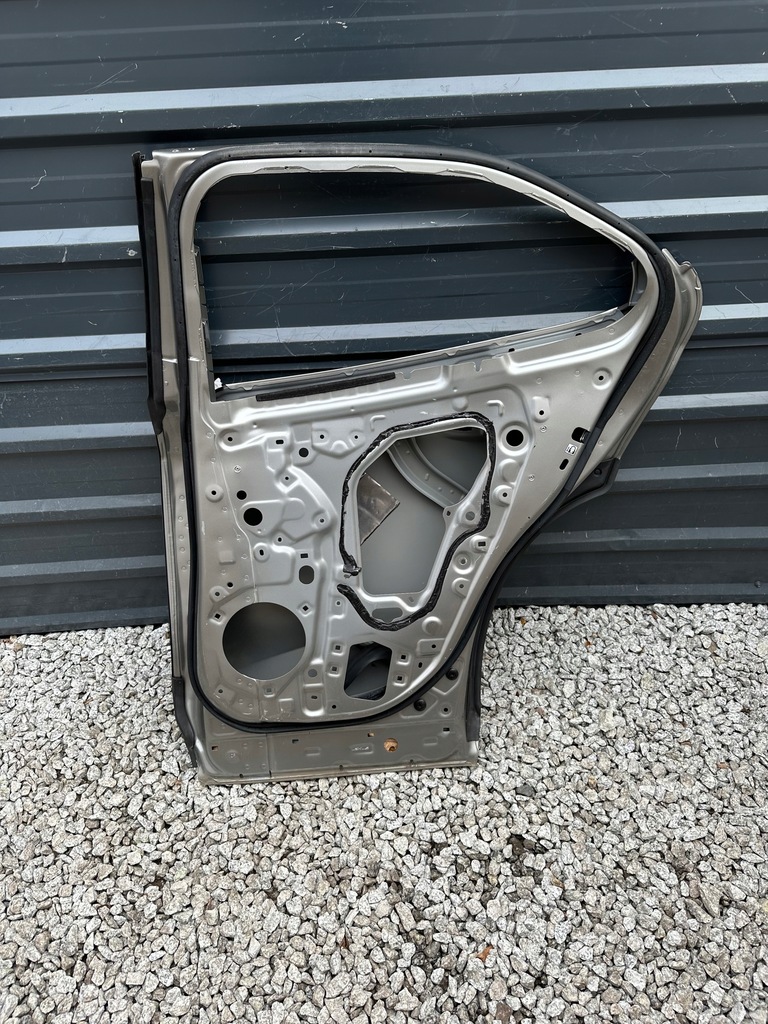 фото №14, Lexus ux hybrid 18r- двері праве задні правий задня