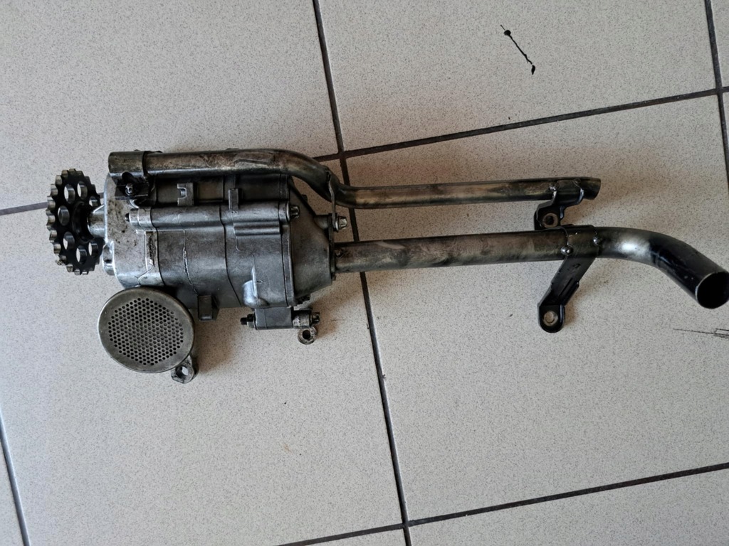 фото №1, Насос оливи mercedes w211 2,7 cdi a6121810201