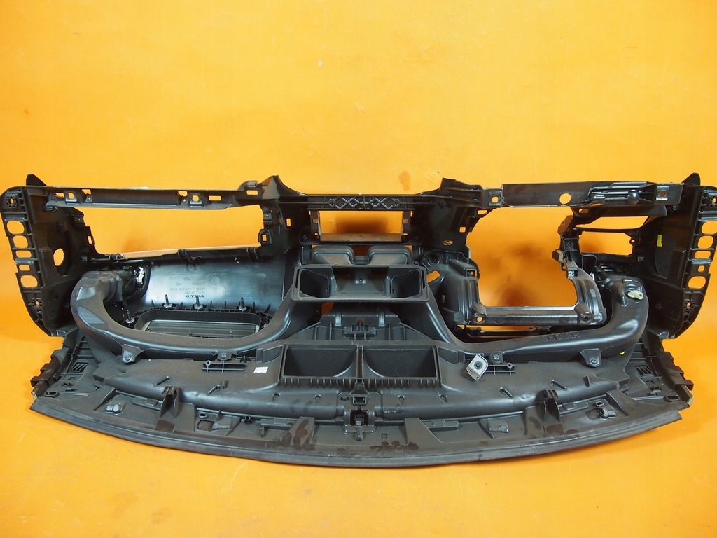 фото №11, Volvo v40 ii приборная панель приборная консоль rhd orygiał