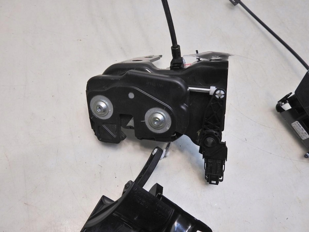 фото №6, Замок ручка трос сиденье левая mercedes w212 kombi a2129200176