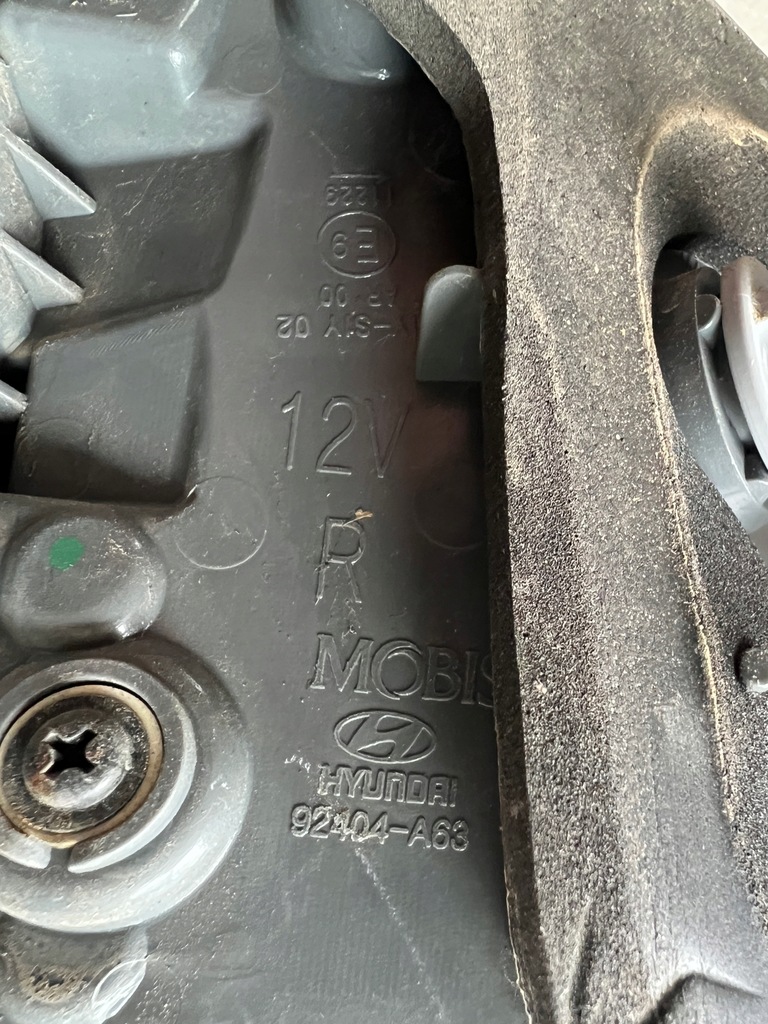 фото №8, Hyundai i30 ii lift kombi лампа крышки правая