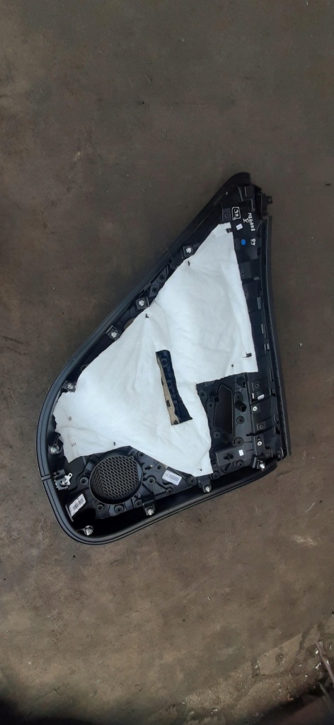 Карка обивка дверь правый  задняя задняя renault megane v e-tech в Украине