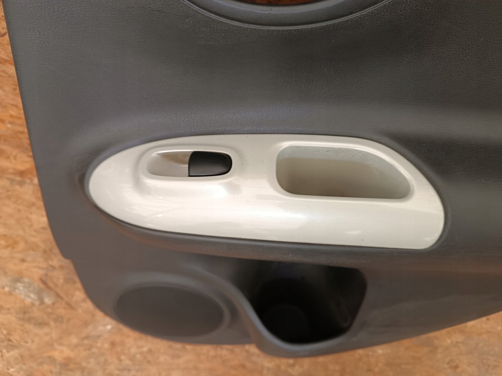 фото №12, Nissan juke f15 i 829001kb0a обшивка правий задня 829221kb0a