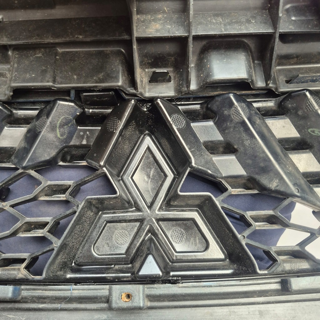 фото №10, Mitsubishi space star ii lift 16-19 бампер перед передний решётка радиатора 6400g516