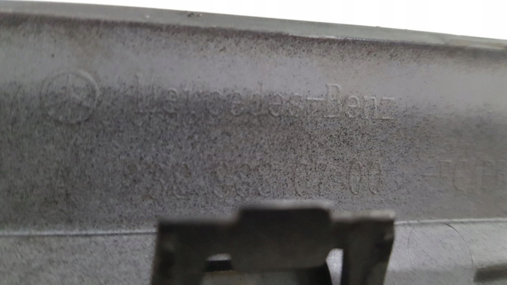 фото №11, Mercedes-benz e w238 2016 решётка вентиляционная pod бампером задним