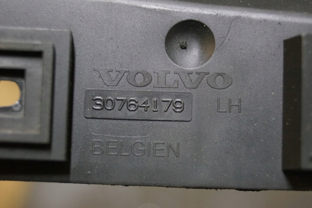 фото №8, Направляющая левый задняя задний 30764179 volvo v50
