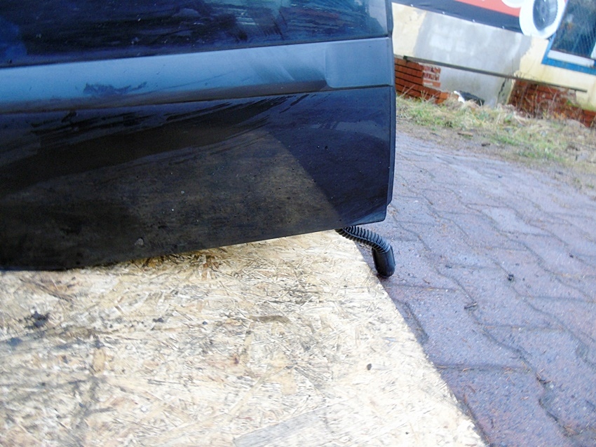 фото №4, Дверь правый задняя nv676 renault modus 2007 чёрный стекло