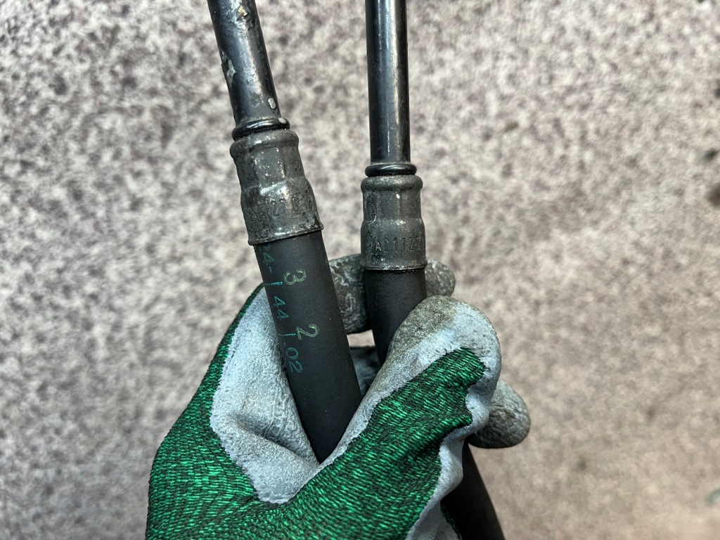 Пабтрубок  шланг радиатора масла коробки передач 722695 mercedes w211 оригинал  bdb Киев