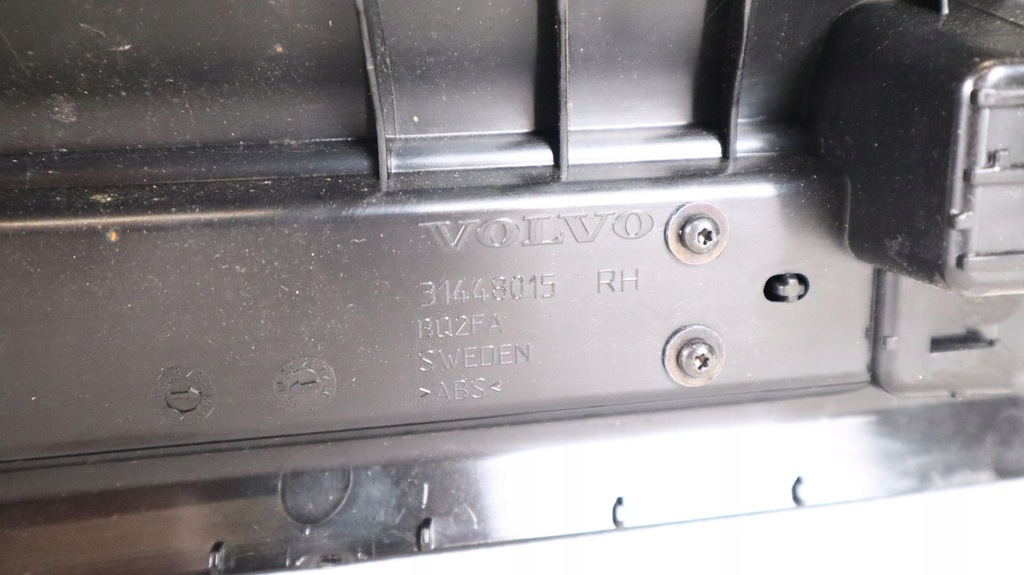 фото №8, Volvo xc60 ii молдинг накладка поріг права 31448015