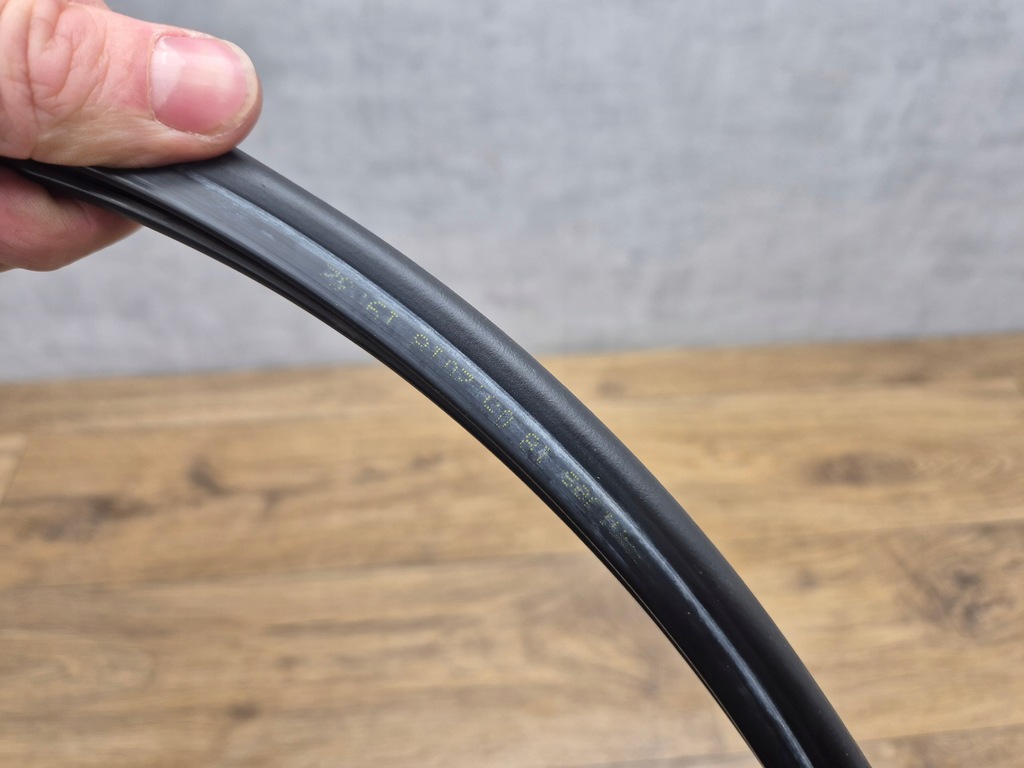 фото №8, Bmw 5 g30 f90 g31 прокладка капот крышки двигателя перед передняя 7349599