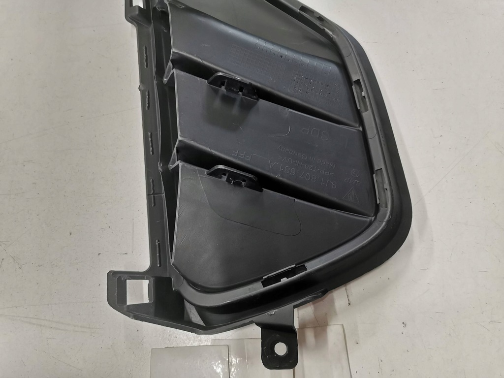 фото №10, Решётка бампера передний porsche taycan gts левая 776.