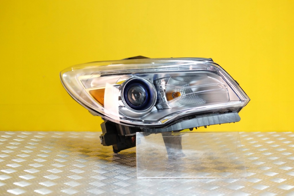 Купить Buick enclave 2013- фара лампа ксенон r америка