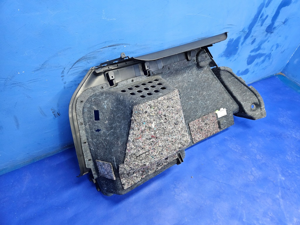 Skoda octavia iii kombi 3 12-20 обшивка правый багажника 5e9867428ak с Разборки