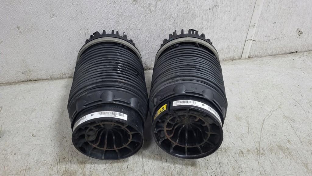 Ram iv 1500 lift 5.7 hemi 2009- пневмоподушка подушка підвіска задня 04877136ab Оригінал