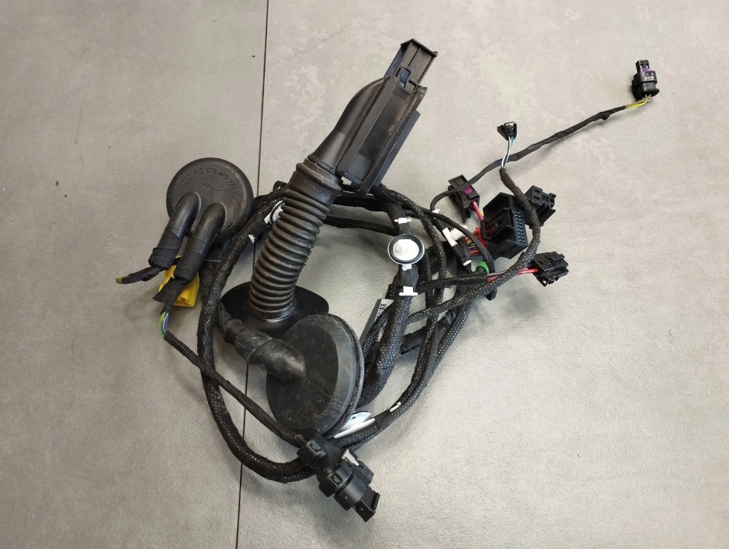 фото №1, Audi a5 8t жгут дверь правая перед 8t8971030ba