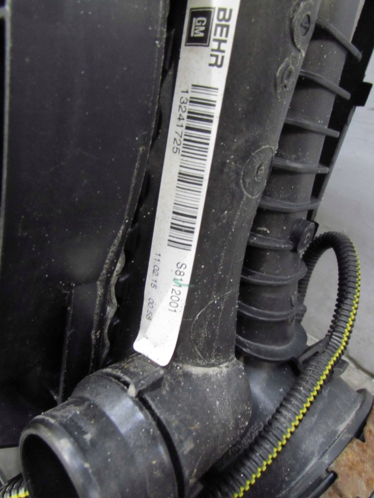 Opel insignia рестайлинг  2.0 cdti 13-17 радиатор интеркулер вентилятор 13241751 Доставка